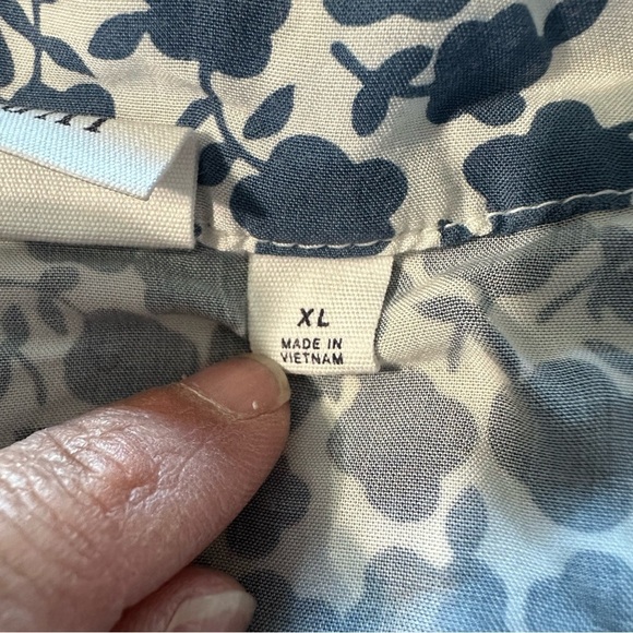 GAP Gray and Blue Short Sleeve Relaxed Blouse - Picture 4 of 4